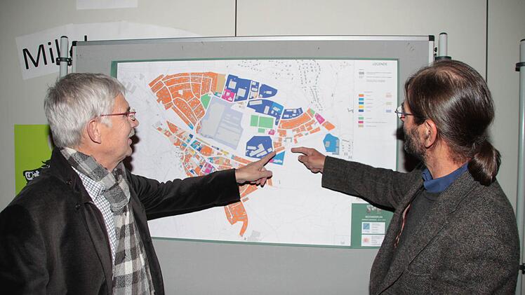 Valier und Schramm bei der Vorstellung der Planung. Foto: Jürgen Gärtner