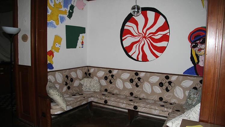 Mit frechen Simpson-Malereien haben die Kids ihr Reich verschönert. Foto: Sonja Adam