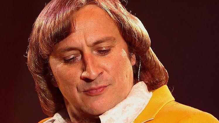 Dieter Thomas Kuhn lässt Schlager-Konfetti fliegen.