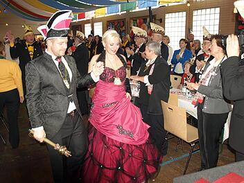 Glanzvoller Einzug der Prinzenpaare in die Kulturhalle, hier die Hoheiten aus Hof.Susanne Deuerling