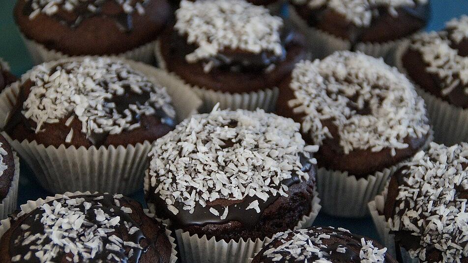 Leckere vegane Muffins mit Kokosflocken Leckere vegane Muffins mit Kokosflocken