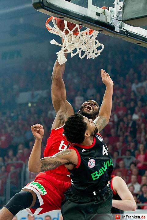 Brose Baskets Bamberg - FC Bayern München