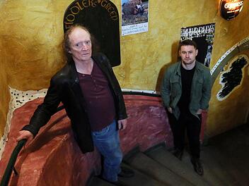 "Fiddlers-Green"-Inhaber Mick O'Mahony und sein Mitarbeiter.  Fotos: Steffen Krapf