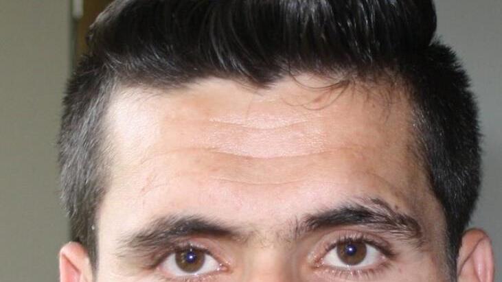 Der syrische Kurde Mohammed Hosso kam vor einem Jahr und acht Monaten nach Deutschland. Tanzen ist für ihn ein Teil der kurdischen Kultur, deshalb beteiligte er sich auch bei den interkulturellen Erlebnistagen am Café International, bei dem Lieder aus den Heimatländern der Flüchtlinge gespielt wurden. In der Berufsintegrationsklasse macht der 23-Jährige ein Praktikum als Mechaniker und hofft, bald einen Ausbildungsplatz zu bekommen. Foto: Rasheed Saleh