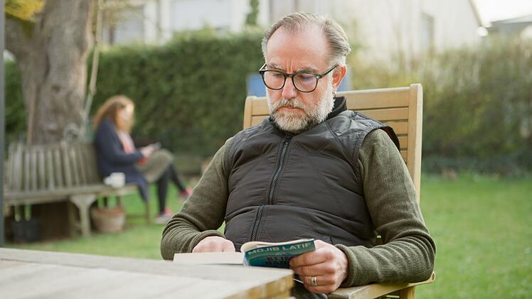 Auch Anja ist ein Opfer von Love Scamming geworden. Als das Thema Geld aufkam, wurde die 52-Jährige misstrauisch. Sie wandte sich an ihren Ehemann Ralf. Er wusste nicht, dass seine Frau mit einem Love Scammer gechattet hat.