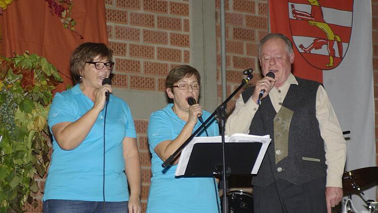Vereine, wie der Gesangverein bei seinem Gründungsfest zum 90-jährigen Bestehen (unser Foto), und ehrenamtlich Engagierte sorgen in Fuchsstadt für Vielfalt im gesellschaftlichen Leben.