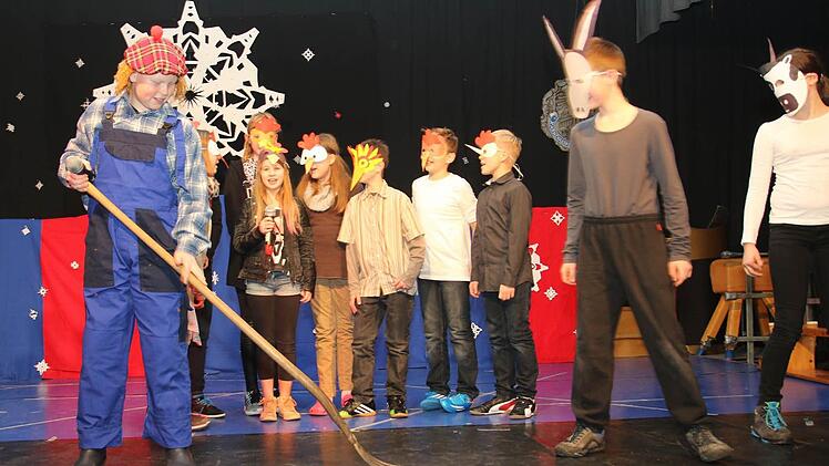 Die Klasse 5e der Realschule CO II setzte das englische Lied "Old MacDonald had a Farm" auch in Schauspiel um. Foto: Michael Stelzner
