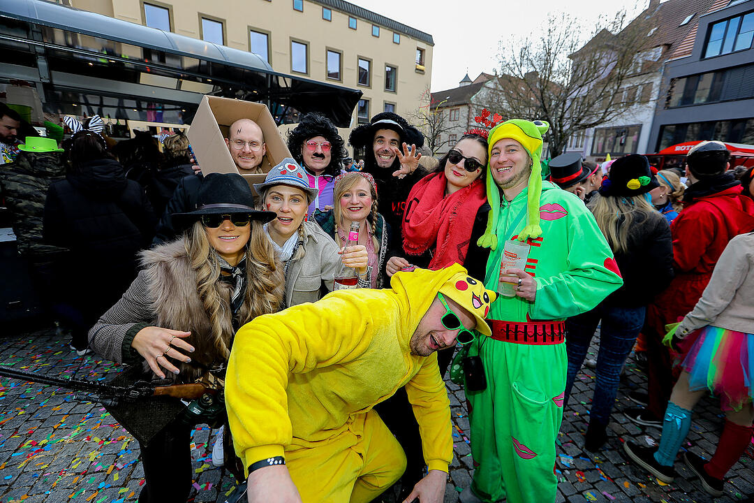 Große Party nach dem Faschingsumzug am Marktplatz.