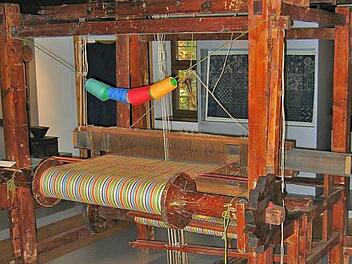 Ein Webstuhl im Stadtmuseum Herzogenaurach  Foto: Manfred Welker