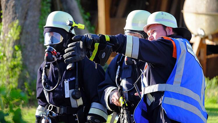 Großübung der Windheimer Feuerwehr am Vorabend zur Jubiläumsfeier. Foto: Gerd Schaar