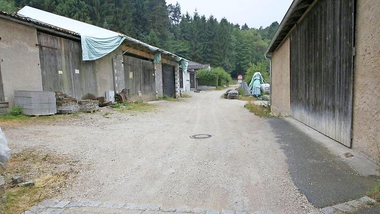Bei Regengüssen wurden die Maschinenhallen regelmäßig unter Wasser gesetzt. Damit soll nun bald Schluss sein. Ein Ausbau soll Abhilfe schafffen. Foto: Josef Hofbauer