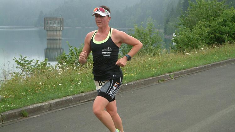Nadja Lindner vom ASV Triathlon Kulmbach: Siegerin der Klasse D1  Foto: Hans Franz