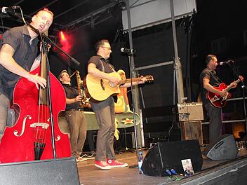 Rock'n'Roll-Klassiker und eine tolle Show boten die "Bobbin Baboons". Fotos: Ralf Kestl