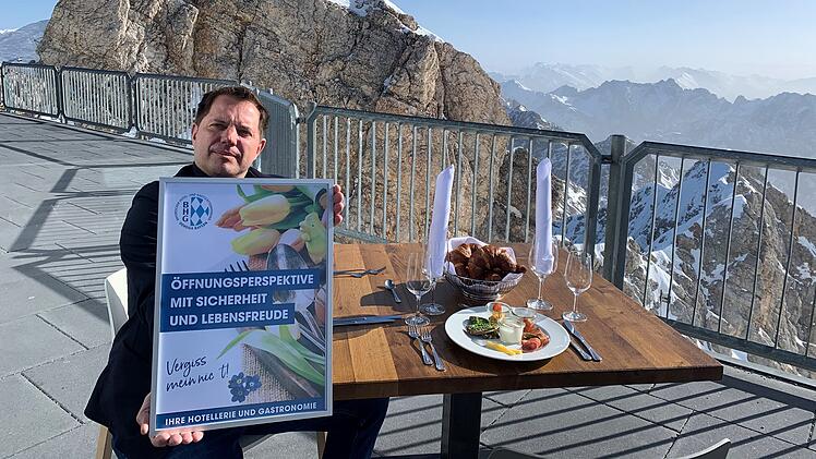 Gedeckter Tisch auf der Zugspitze