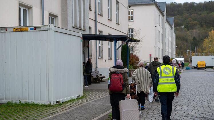 Vier neue Asylunterkünfte im Nürnberger Land angekündigt: "Belegung von Turnhallen vermeiden"