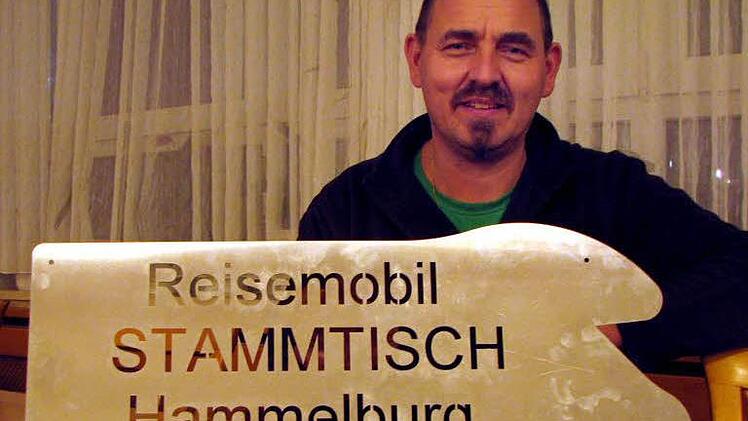 Klaus Nürnberger hatte die Idee, ein Stammtisch-Logo zu schaffen. Foto: Karlheinz Franz