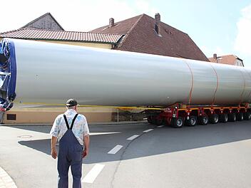 In Gärtenroth ging es eng zu, aber die Durchfahrt klappte.  Foto: Friedwald Schedel