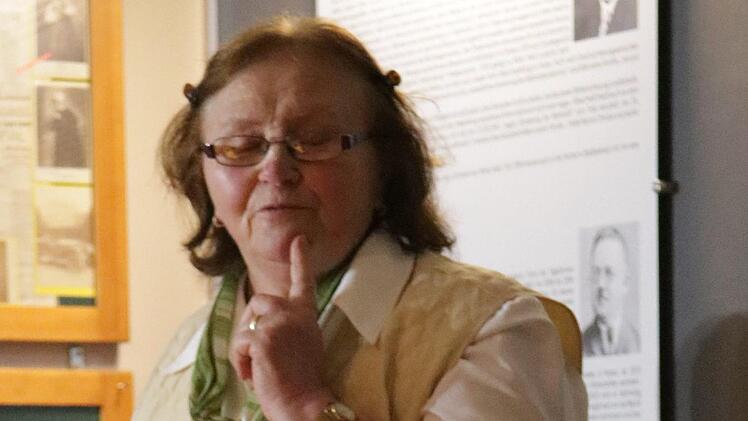 Helga Weiske las einige ihrer fröhlichen Gedichte. Foto: Klaus Klaschka