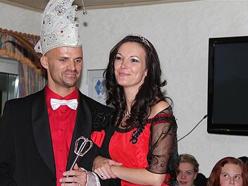 Das neue UKG-Prinzenpaar: Christoph I. und Daria I. kommen aus Obererthal. Foto: Gerd Schaar