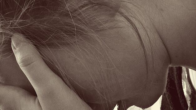 Im Fall der versuchten Vergewaltigung in Kronach sagte nun eine weitere Exfreundin des Angeklagten aus. Symbolbild: pixabay/Counselling