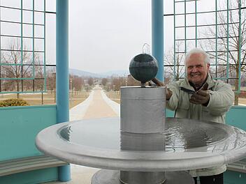 Eckhard Helds Lieblingsplatz befindet sich am Brunnen des Monopteros. Foto: Häggberg