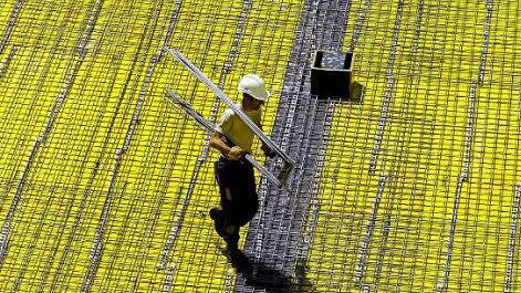 Auf dem Bau: Maurer und andere Arbeiter in der Branche haben gute Zukunftschancen. Jedoch sieht die Gewerkschaft einen gravierenden Fachkr&auml;ftemangel, gegen den die Betriebe angehen sollten.  Foto: IG BAU