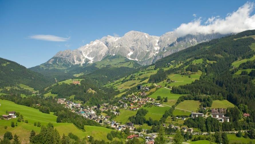 In herrliche Natur eingebettet ist Mühlbach am Hochkönig. Der Urlaubsort muss derzeit allerdings auf Gäste verzichten.hochkoenig-at