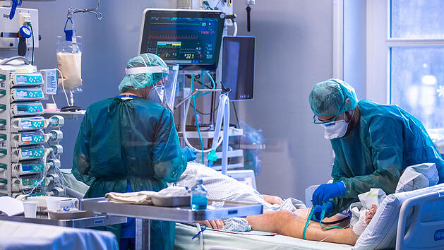 Klinik-Chef aus Bayern hoffnungsvoll wegen Omikron: "Das könnte die Pandemie beenden"