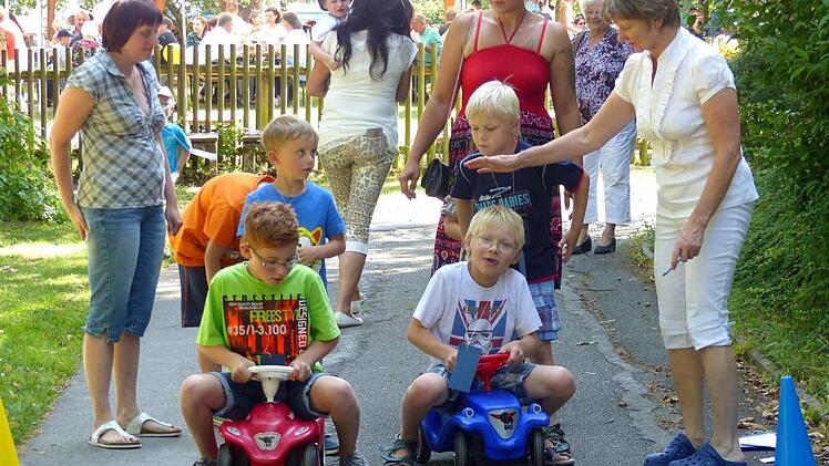 Start frei zum Bobby-Car-Rennen