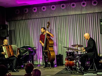 Das Trio Tango Transit beeindruckte bei seinem Konzert in Coburg mit dem Programm "Engelrausch". Foto: Jochen Berger