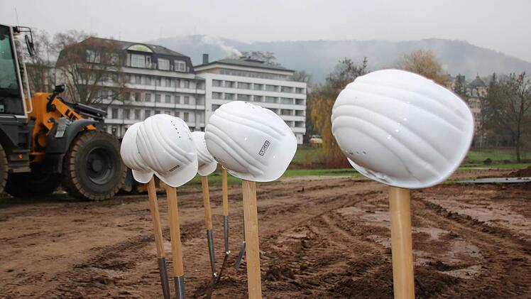 Spaten für den Spatenstich  Foto: Ruppert