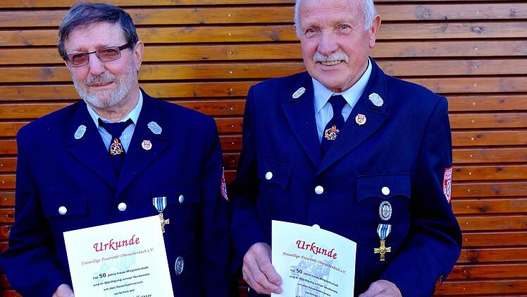 Elmar Halbritter und Hubert Reith sind seit 50 Jahren Mitglieder. Foto: Gerd Schaar