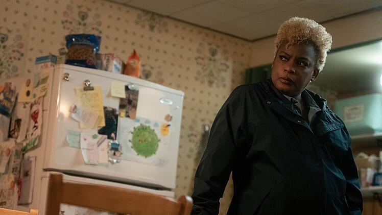 FBI-Agent Billie Rand (Aunjanue Ellis-Taylor) ist den Betr&uuml;gern schon lange dicht auf den Fersen.