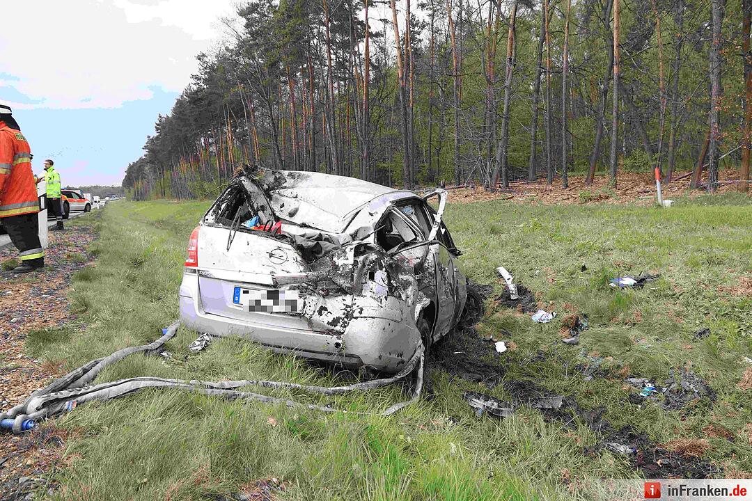 Nürnberg: Auto überschlägt sich mehrmals auf der A3 – Familie verletzt