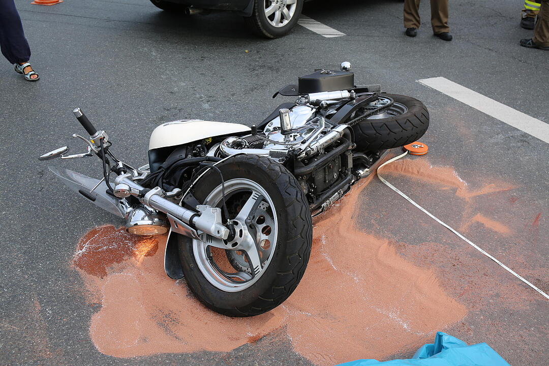 Kreis Kulmbach: Lkw-Fahrer übersieht Motorradfahrerin bei Wirsberg