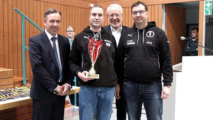 Gewinner der Bayerischen Meisterschaft im Eishockey - Höchstadter EC  Foto: Richard Sänger
