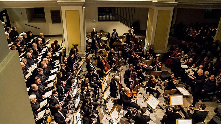 Eine eindringliche Aufführung von Giuseppe Verdis Requiem erlebten zahlreiche Zuhörer in der Coburger Morizkirche.Foto: Jochen Berger