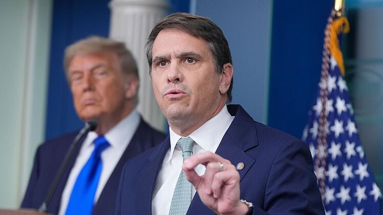 Pr&auml;sident Donald Trump und Justizminister Todd Blanche