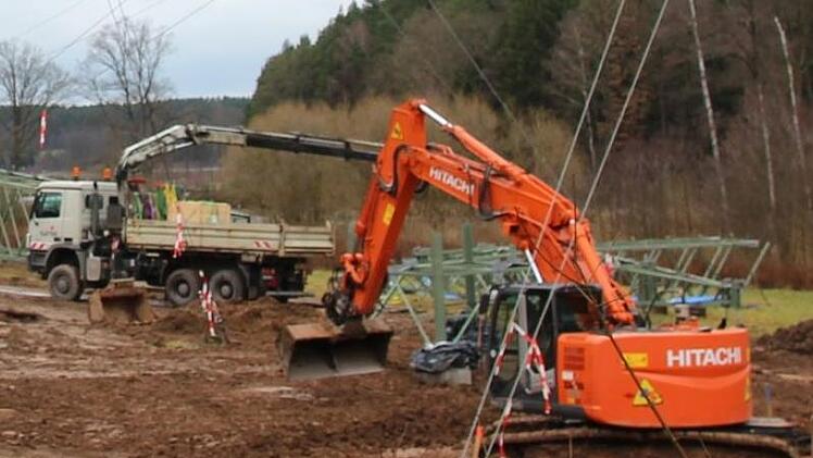 Bei Mitwitz wird am Bahnstrom-Netz gearbeitet. Foto: Marco Meißner