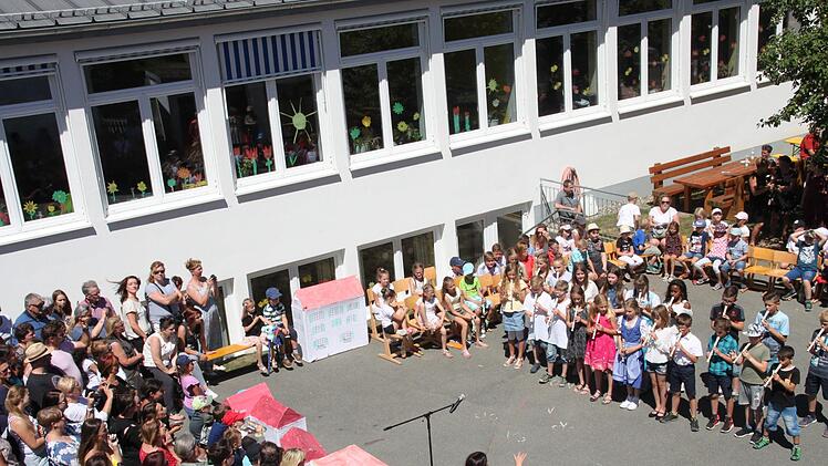 Impressionen vom Burghaiger Wiesenfest Foto: Stephan Stöckel
