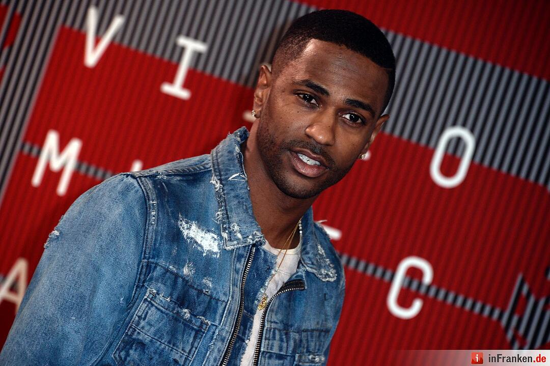 Red Carpet - MTV Video Music Awards 2015