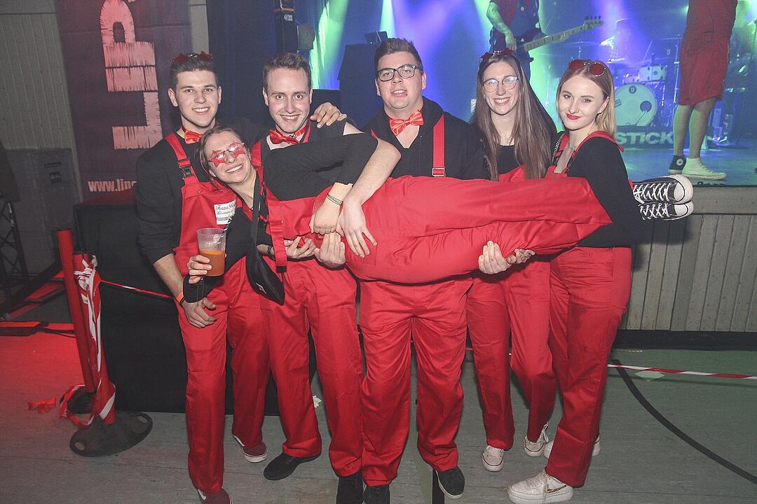 Faschingsparty vom Feinsten in der Stadthalle Stadtsteinach.