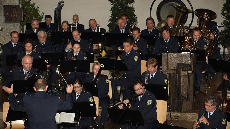 Das Bundespolizeiorchester München unter Dirigent Stefan Weber. Foto: Stefan Geiger