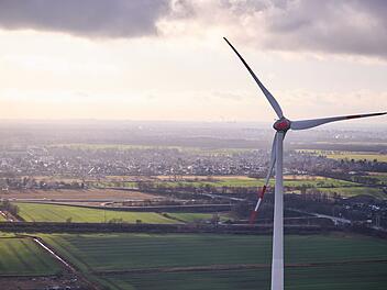 Münchberg: Vater und Tochter klettern ungesichert auf Windrad Münchberg: Vater und Tochter klettern ungesichert auf Windrad