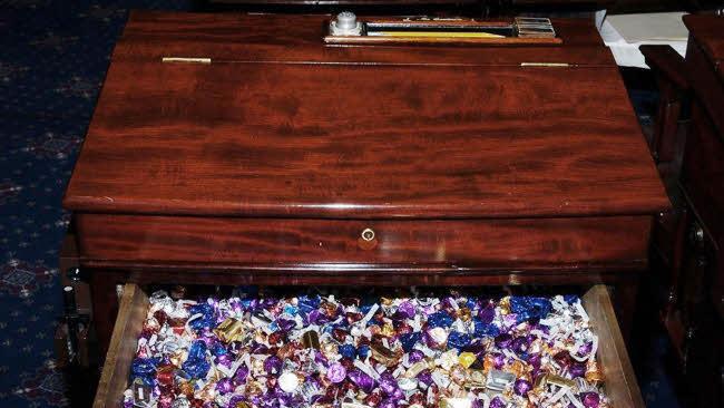 So schaut er aus, der Candy Desk im US-Senat.Foto: U.S. Senate Collection,dpa