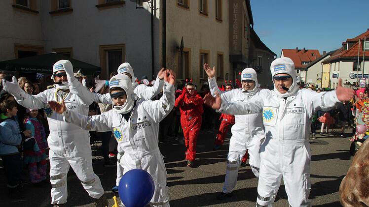 Marktplatztreiben in Stadtsteinach Foto: Jürgen Gärtner
