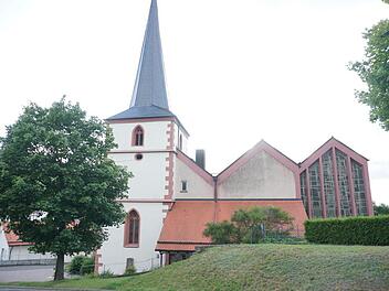 Dem Bauantrag zum Teilrückbau des Kirchenschiffes der Mottener Kirche  gab der Gemeinderat grünes Licht. Foto: Marion Eckert