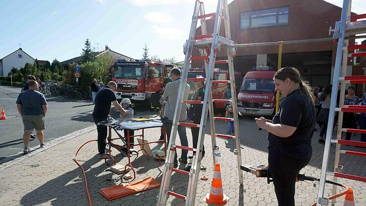 Die Weisendorfer Feuerwehr hatte ihre Türen geöffnet.    Foto: Richard Sänger