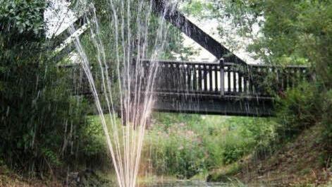 Sie gibt dem Fest den Namen: die Brücke, die in Wickendorf "Golden-Gate-Bridge" genant wird.  Foto: Uwe Thoma