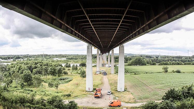 Autobahnbrücke (Symbolbild) Foto: dpa